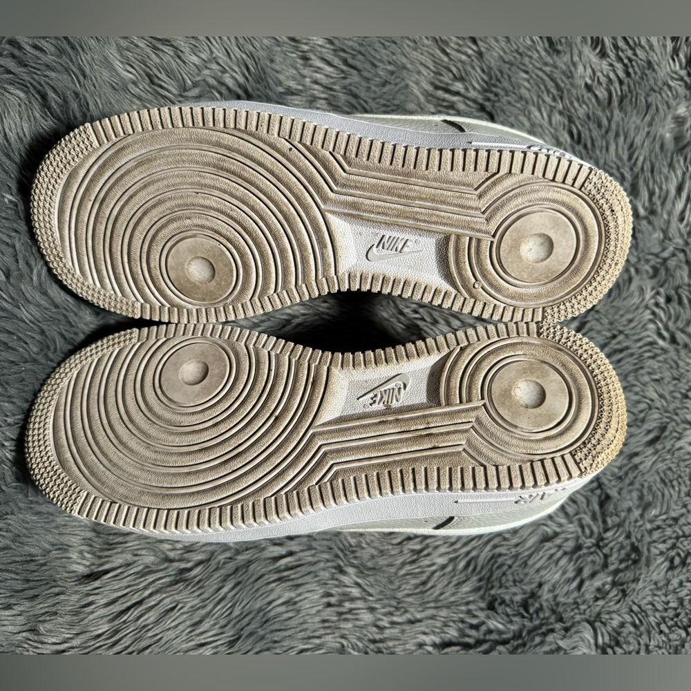 Shoes - Picture 2 of 3